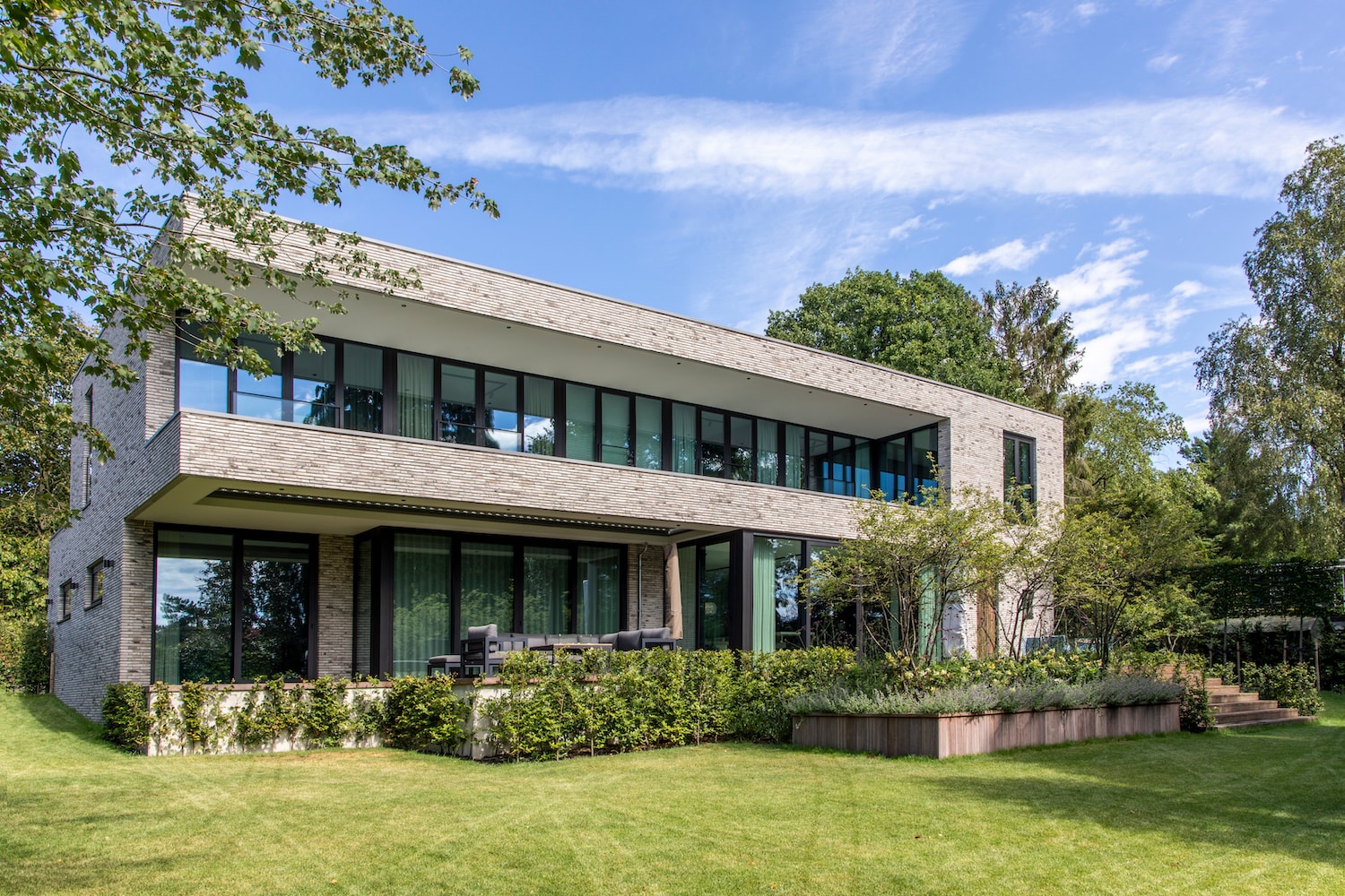 Eigentijdse villa tussen bos en stad